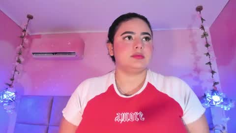 Snapshot of emiilygrace_ chatting on August 5, 11:35 am Emiily Grace online show from August 5, 11:35 am