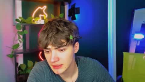 Snapshot of emil_lucky chatting on April 2, 6:38 pm emil_lucky online show from April 2, 6:38 pm