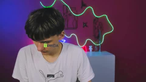 Snapshot of emil_lucky chatting on April 21, 6:55 pm emil_lucky online show from April 21, 6:55 pm