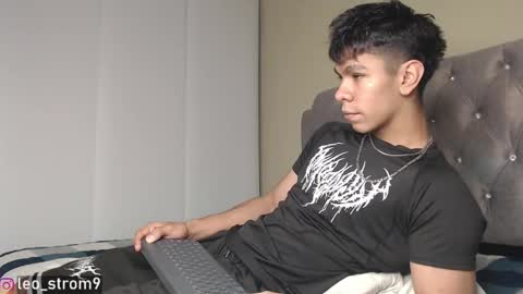 emile_239 online show from December 19, 4:56 am