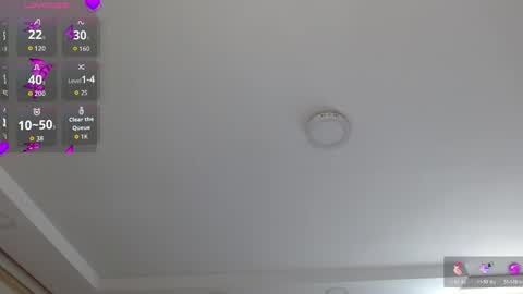 Snapshot of emilee_star chatting on April 23, 3:58 pm Emilee online show from April 23, 3:58 pm
