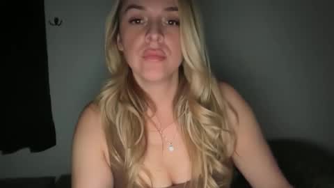 emilelovesyou online show from January 17, 7:02 am