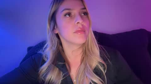 emilelovesyou online show from February 15, 8:02 am