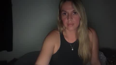 Snapshot of emilelovesyou chatting on May 26, 4:41 am emilelovesyou online show from May 26, 4:41 am
