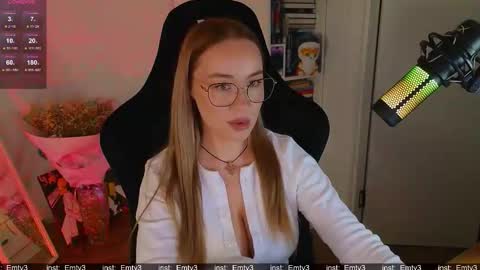 Emili online show from December 2, 12:54 pm