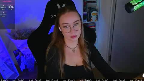 Emili online show from December 4, 2:26 pm