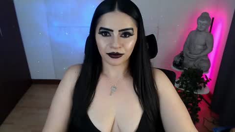 Snapshot of emili_evans_ chatting on June 11, 2:53 am POWERFULL GODDESS EMILI online show from June 11, 2:53 am