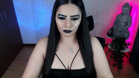 Snapshot of emili_evans_ chatting on July 2, 12:10 am POWERFULL GODDESS EMILI online show from July 2, 12:10 am