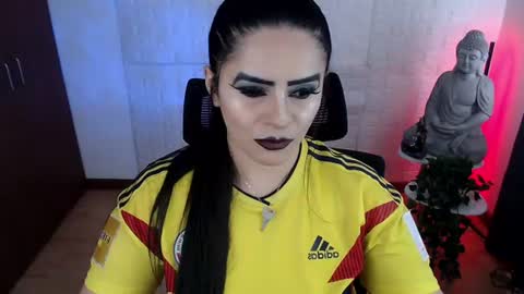 Snapshot of emili_evans_ chatting on July 3, 7:42 pm POWERFULL GODDESS EMILI online show from July 3, 7:42 pm