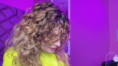 Emy  online show from December 18, 3:23 am