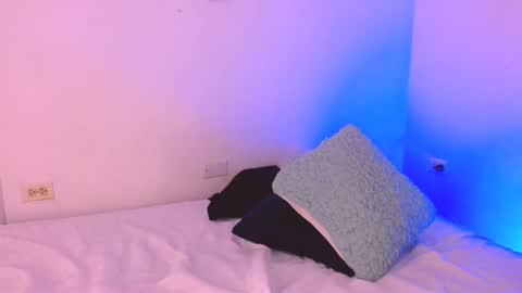 emili_williams10 online show from February 19, 1:12 am