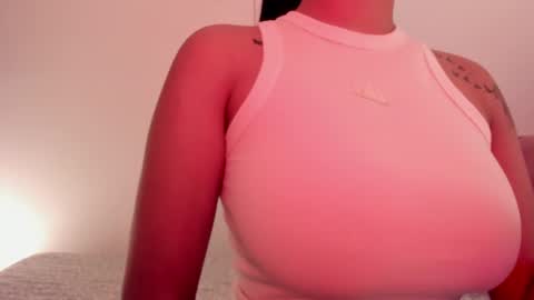 Snapshot of emilia_ghendle chatting on January 3, 2:32 am Emilia Big Boobs online show from January 3, 2:32 am