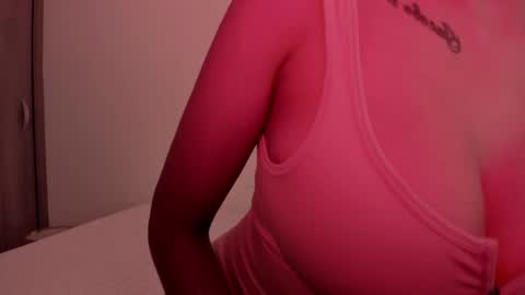 Snapshot of emilia_ghendle chatting on January 31, 1:56 pm Emilia Big Boobs online show from January 31, 1:56 pm