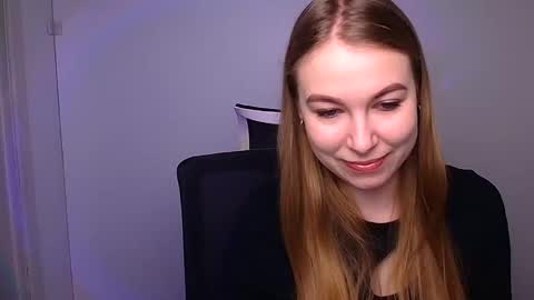 Snapshot of emilia_ilia chatting on January 30, 8:22 am Emilia online show from January 30, 8:22 am