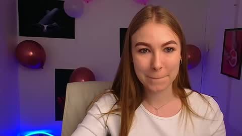 Snapshot of emilia_ilia chatting on February 25, 12:13 pm Emilia online show from February 25, 12:13 pm