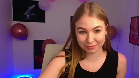 Snapshot of emilia_ilia chatting on February 25, 3:16 pm Emilia online show from February 25, 3:16 pm