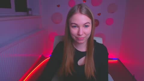 Snapshot of emilia_ilia chatting on February 27, 12:23 pm Emilia online show from February 27, 12:23 pm