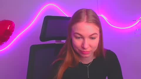 Snapshot of emilia_ilia chatting on March 11, 9:13 am Emilia online show from March 11, 9:13 am