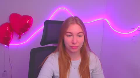 Snapshot of emilia_ilia chatting on March 12, 12:15 pm Emilia online show from March 12, 12:15 pm