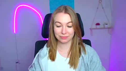 Emilia online show from March 12, 6:19 am