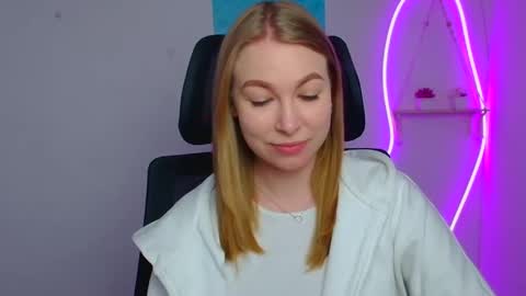 Emilia online show from March 17, 12:30 pm