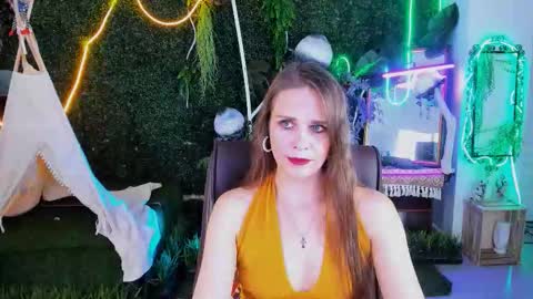 Emilia Bedy online show from November 15, 9:06 am