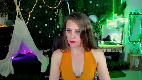 Snapshot of emiliabedy chatting on May 27, 9:06 am Emilia Bedy online show from May 27, 9:06 am