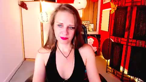 Snapshot of emiliabedy chatting on June 10, 9:19 am Emilia Bedy online show from June 10, 9:19 am