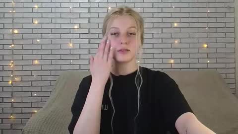 Amili online show from December 10, 11:54 am