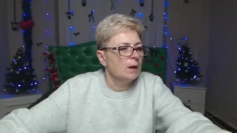 EmiliaGree online show from December 18, 6:03 pm