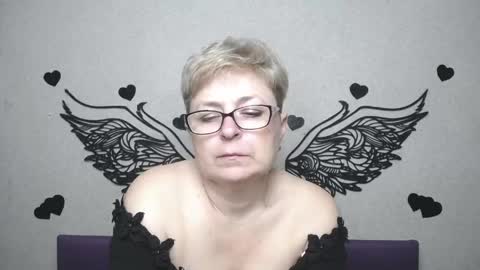 EmiliaGree online show from April 29, 6:25 pm
