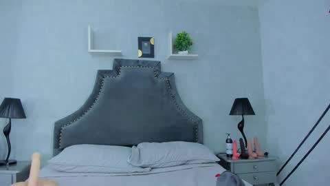 Snapshot of emiliarose_ chatting on September 12, 10:54 pm EmiliaRose online show from September 12, 10:54 pm