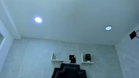 Snapshot of emiliarose_ chatting on September 21, 8:43 pm EmiliaRose online show from September 21, 8:43 pm