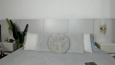 Snapshot of emilie_martinez chatting on May 30, 3:14 am Emilie online show from May 30, 3:14 am
