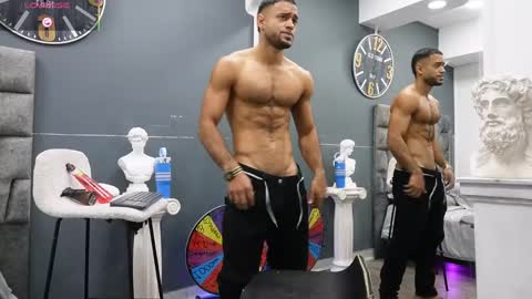 Snapshot of emilio_brandon chatting on May 6, 10:53 am Emilio online show from May 6, 10:53 am