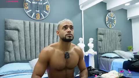 Snapshot of emilio_brandon chatting on June 15, 11:01 am Emilio online show from June 15, 11:01 am