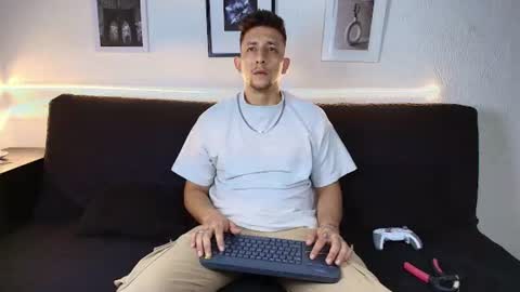 EMILIOCUM online show from June 15, 11:51 pm