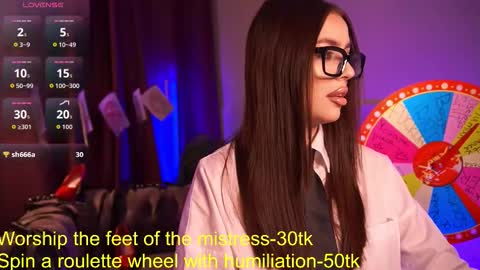  Emiliya  online show from October 4, 1:09 pm