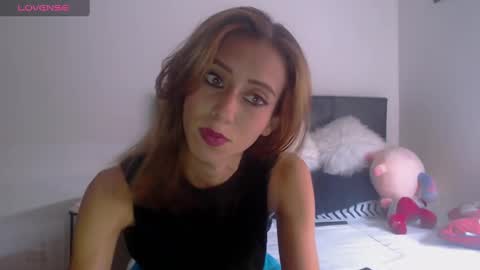 Emilly Gomez online show from February 2, 5:04 pm