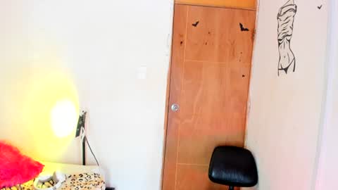 Snapshot of emilly_coper18 chatting on July 30, 2:05 pm emily online show from July 30, 2:05 pm