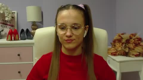 Snapshot of emilly_lust99 chatting on December 3, 10:50 am Emilly online show from December 3, 10:50 am