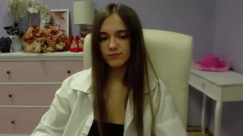 Snapshot of emilly_lust99 chatting on February 1, 7:47 am Emilly online show from February 1, 7:47 am