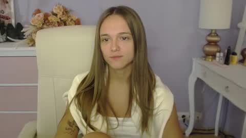 Snapshot of emilly_lust99 chatting on November 16, 2:44 pm Emilly online show from November 16, 2:44 pm