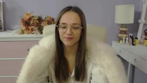 Emilly online show from January 8, 7:43 am