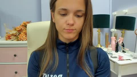 Snapshot of emilly_lust99 chatting on May 29, 7:06 am Emilly online show from May 29, 7:06 am
