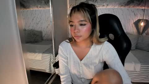 emilly_mell online show from September 10, 11:43 am