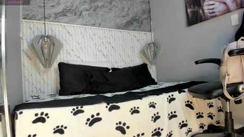 emilly_mell online show from September 15, 11:10 am