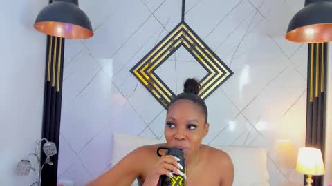 Emilly online show from November 19, 12:05 pm