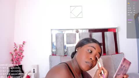 Snapshot of emillyroaa chatting on May 6, 6:57 pm Emilly Roa online show from May 6, 6:57 pm