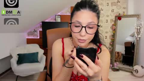 Snapshot of emillytaylor chatting on May 26, 3:46 am EmillyTaylor online show from May 26, 3:46 am